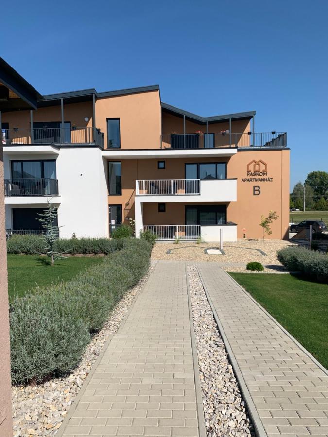 Paskom Apartmanhaz Nyergesujfalu Εξωτερικό φωτογραφία